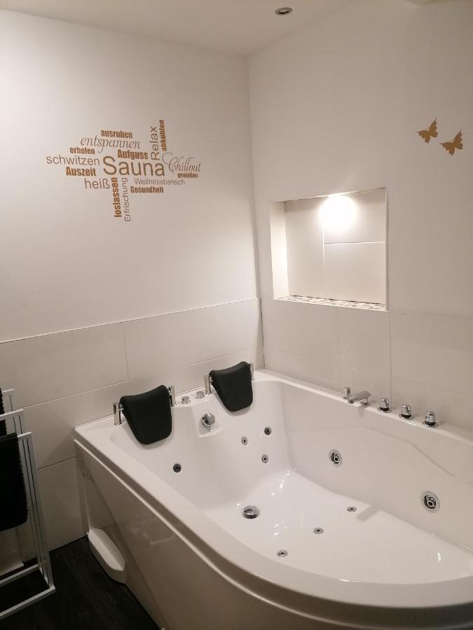 Ferienwohnung Christine Mit Sauna Und Whirlpool Utzerath Exterior photo