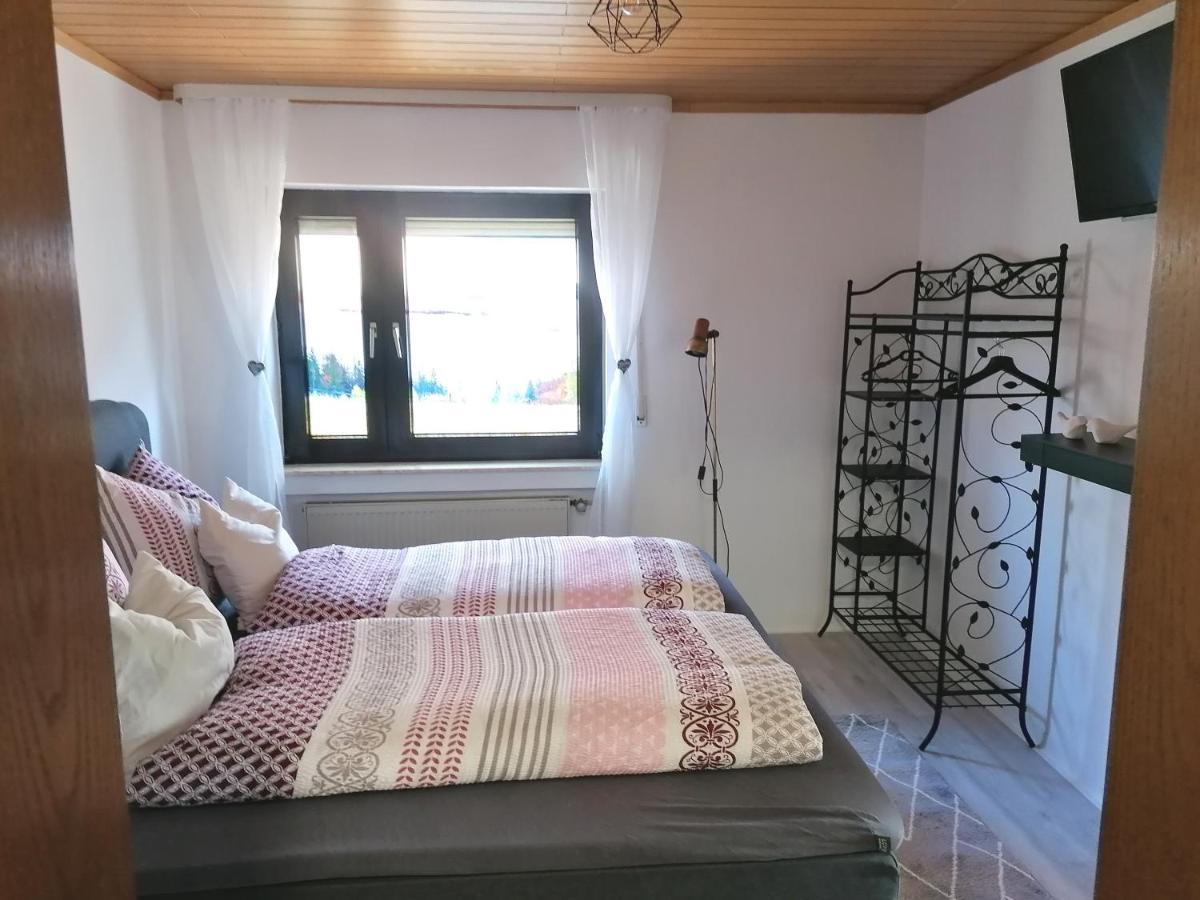 Ferienwohnung Christine Mit Sauna Und Whirlpool Utzerath Exterior photo